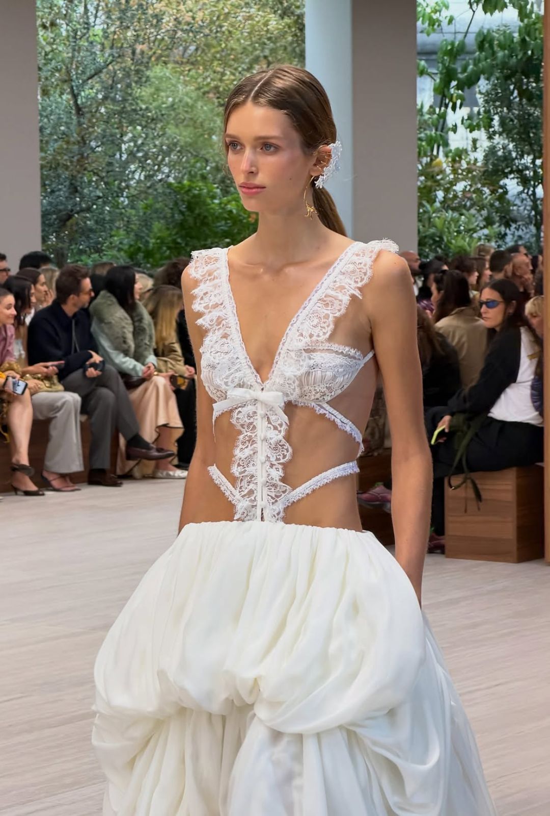Chloé primavera-verano 2027: la nueva colección boho de Chemena Kamali